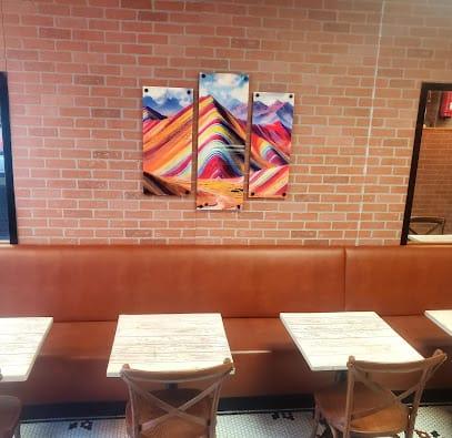 Julia's Café: Restaurante Peruano, Desayuno Peruano, Almuerzos: Ceviche - Mariscos, Lomo, Arroz Chaufa, Broasters